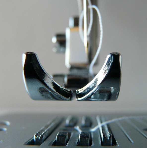 Jak szyć podwójną igłą?